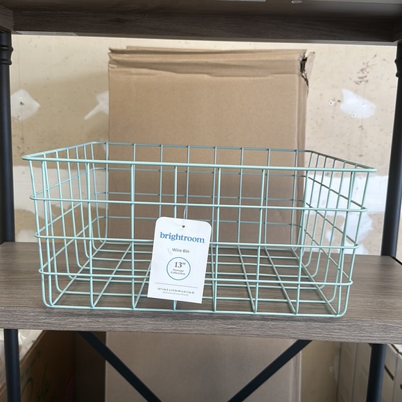 Brightroom wire bin 13 " 2 bins total - Picture 4 of 7